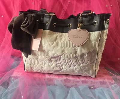 Bolso de Mano Juicy Couture Vintage Dreams Daydreamer con Corazón Dije Ángel/Choc/Crema Foto 1 de 4