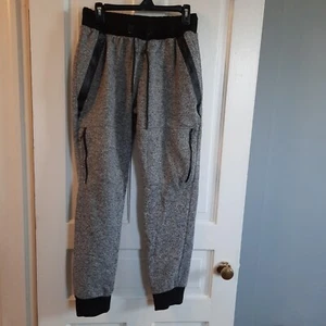 RK7 grau schwarz "lederähnlich" Besatz 4 Reißverschlusspocks Sweathose Strickbündchen Gr. Medium - Bild 1 von 9