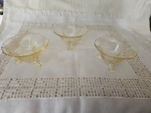 Three Footed Yellow Mini Bowls - Picture 1 of 7