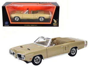 1970 Dodge Coronet R/T Gold 1/18 Diecast Model Car by Road Signature - Picture 1 of 1