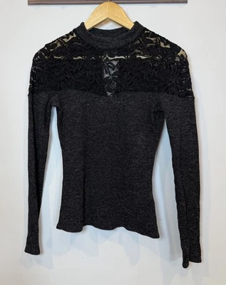 Top Abercrombie & Fitch para mujer estilo Bella Swan Y2K 2000 yugo de encaje gris oscuro pequeño Foto 1 de 4