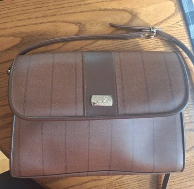 Muy Bonita Cartera Bandolera Liz Claiborne Vintage Firma Marrón Dorado Clásica Foto 1 de 4