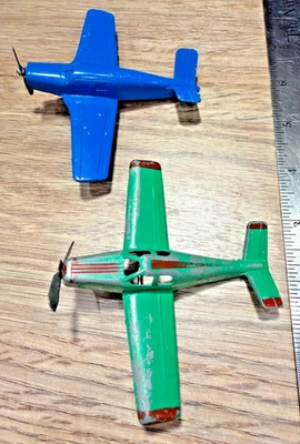 TOOTSIETOYS MANOIL  CHICAGO BEECHCRAFT BONANZA  PLANES 893  1950s TRUE VINTAGE - Image 1 of 4