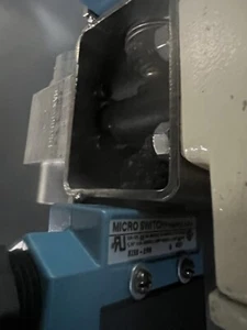 MICRO SWITCH BZE6 2R DMIC BVAL 07505 4323 JFBZ WEGESCHALTVENTIL 120PSI - Bild 1 von 3