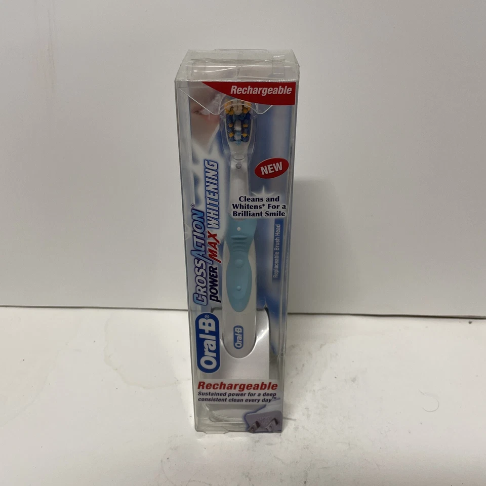 Cepillo recargable blanqueador Oral B Cross Action Power Max Foto 1 de 4
