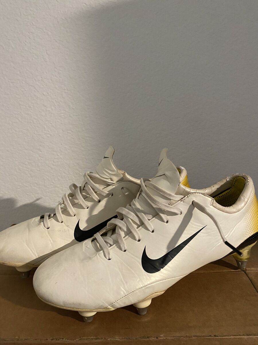 Nike 9.5 US Soccer Shoes for Men for sale | eBay Nike 9.5 US Soccer Shoes for Men for sale | eBay