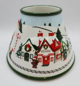 White Barn Candle Co North Pole Christmas Train Kerzenschirm - Bild 1 von 6