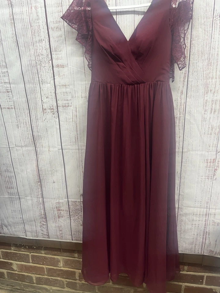 Vestido de chiffon Azazie Gracie Flowy tamanho A4 borgonha gola V renda formatura coquetel - Imagem 1 de 4