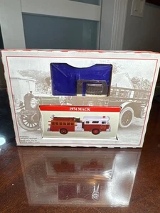 1974 Mack Fire Engine Miniatur/Lesezeichen Set Box 5" mal 7" Readers Digest 66-21 - Bild 1 von 2