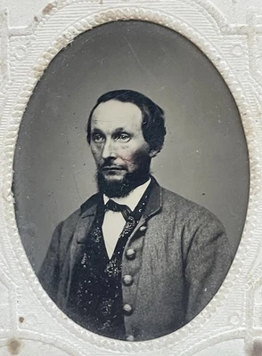 Original Civil War CDV Mounted Tintype of Older Soldier with Mass. MVM Buttons - Image 1 of 4