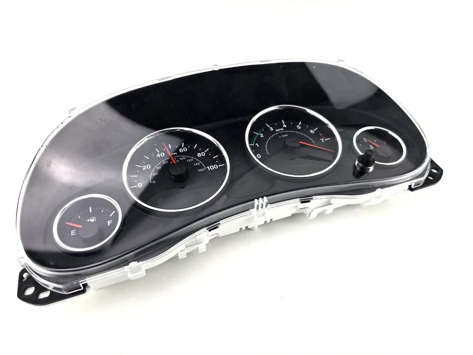 Jeep Wrangler JK 2013 conjunto de calibre de cuadro de instrumentos usado 05091413AD Foto 1 de 4
