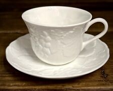 (4) Wedgwood Bone China Strawberry and Vine Cups & Saucers. England. Excellent