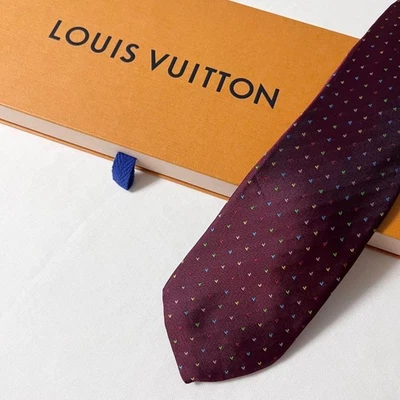 Corbata Louis Vuitton para hombre patrón pequeño Burdeos LV 100 % seda Foto 1 de 4