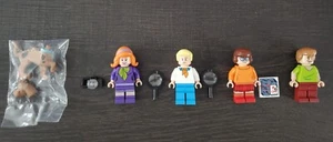 Lego Scooby Doo MiniFigure Lot Fred Velma Daphne Shaggy & Scoob  ALL NEW MINT! - Picture 1 of 1