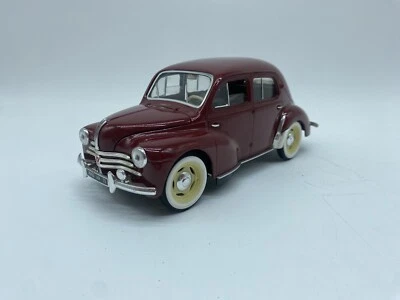 MODELLINO AUTO RENAULT 4CV 1954 BORDEAUX - SOLIDO - SCALA 1:17 "DIE-CAST" - Immagine 1 di 4