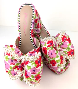 Betsey Johnson Maccie Floral Satin Bow Block Heels Sz 7.5 Peep Toe Pearls Sandal - Picture 1 of 10