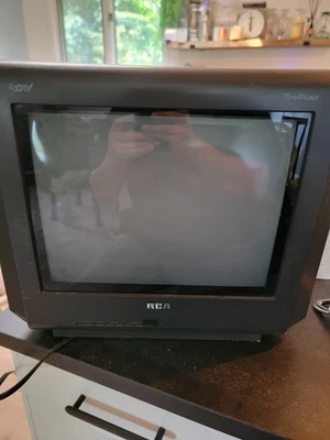 RCA 14F514T TruFlat 14"Stereo CRT TV Control Video Gaming Retro No Remote - Image 1 of 4