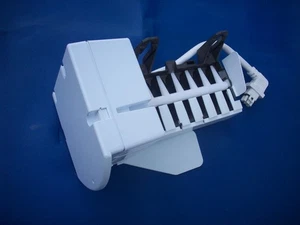 NEW OEM GENUINE GE WR30X28704 Ice maker / 7 radius cubes / W/fill cup or guard - Picture 1 of 15