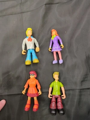 Набор из 4 фигурок Скуби-Ду см. фото - D - Изображение 1 из 4