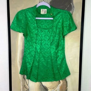 ALISHA Levine Exclusively for COOP Barney’s New York Kelly Green Cutout Blouse - Imagen 1 de 9