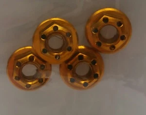 1/10 RC car on road drift realistic wheel nuts gold alloy - Picture 1 of 2