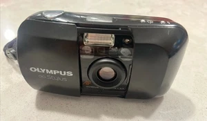Cámara fotográfica compacta Olympus Infinity Stylus 35 mm negra con lente de 35 mm - Imagen 1 de 13