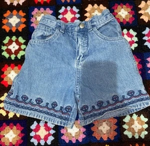 Vintage kids embroidered denim Oshkosh B’Gosh shorts Size 5 - Picture 1 of 7