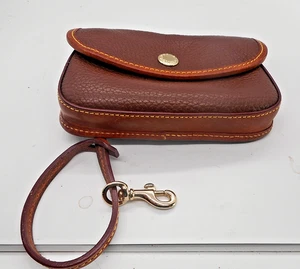 Dooney and Bourke Marsupio Bristol in pelle marrone ciottolato con clip marrone mai usato - Foto 1 di 4