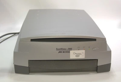 Microtek ScanMaker i900 Scanner with film/slide holders & docs MRS-3200FU2 - Image 1 of 4