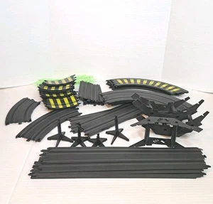 Vintage Tyco 6234 Zero Gravity Cliff Hangers leuchten im Dunkeln nicht getestet Gleisteile - Bild 1 von 9