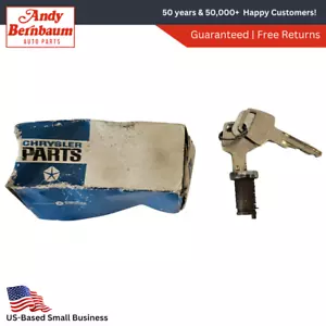 1967 Plymouth Dodge Wagons Manual Tailgate Lock Cylinder & Keys 2802478 NOS - Picture 1 of 7