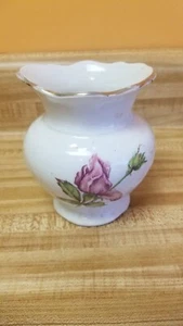 VINTAGE DRESDEN SEMI PORCELAIN VASE PINK/GREEN ROSE GOLD RIM - Picture 1 of 8