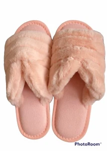 Womens 9/10 Peach/ Blush Plush Soft Slippers Slide House shoe New W Tags US Ship - Picture 1 of 6
