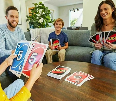 Mattel Games UNO Classic Giant Card Game GPJ46 Family Card Game Oversized Cards - Image 1 of 4