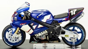 Yamaha R7 M. Deletang F. Foret M. Willis 2000 Modellino Scala 1:24 Numero 17 - Foto 1 di 6