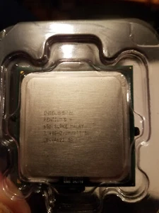 Intel Pentium 4 651 2 MB L2 Cache FSB 800 3.4 GHz LGA 775 CPU SL9KE - Picture 1 of 5