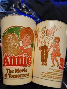 Coca Cola Annie The Movie Of Tomorrow Vintage Cups Set Of 2 - Picture 1 of 2