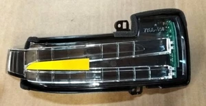 1668200221 Mercedes ML W166 W164 GL X166 X164 G W463 R W251 Mirror Turn Signal R - Picture 1 of 4