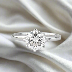 Anillo de moissanita redondo de corte redondo de 2 quilates en plata de ley - Imagen 1 de 3