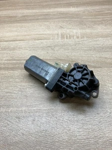 0390203004 seat adjustment motor chrysler 300c - Picture 1 of 7