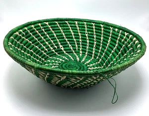 AFRICAN Twist handgewebter Spulenkorb 13"x3,5" grün Schüssel Stroh Wanddekor Boho - Bild 1 von 10