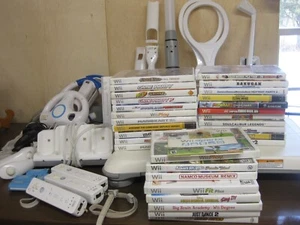 NINTENDO WII LARGE BUNDLE LOT - Picture 1 of 11
