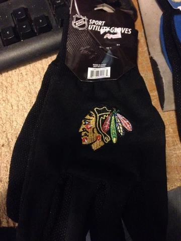 CHICAGO BLACKHAWKS -----UTILITY WORK GLOVES------ADULT LARGE Cover
