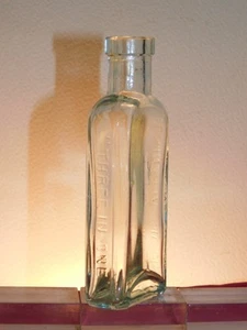 Australian Antique Bottle 3 /IN /ONE /OIL Co "THREE IN ONE" 1oz bottle 1900's - Picture 1 of 7