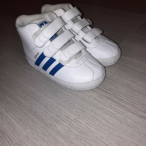 basket bebe taille 22