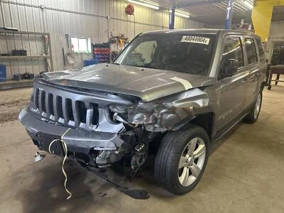Conjunto de bomba y motor ABS usado se adapta a: montaje Jeep Patriot 2015 sin arranque en pendiente Foto 1 de 4