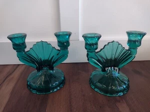 2 Vintage Jeanette Glass Ultramarine Swirl Green Candlestick Candle Holders - Picture 1 of 5