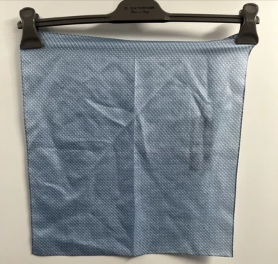 Cuadrado de bolsillo de seda estampado ballena azul salpicaduras de mar para hombre Vineyard Vines talla única Foto 1 de 4