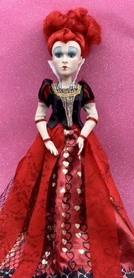 Disney Alicia a través del espejo Rojo Reina de Corazones País de las Maravillas Muñeca Jakks Foto 1 de 4