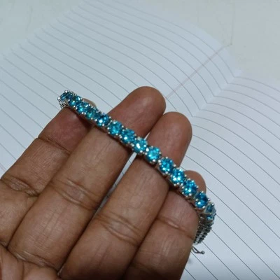 4 mm großes, 10 Karat rundes, blaues, im Labor hergestelltes Tennisarmband... - Bild 1 von 4